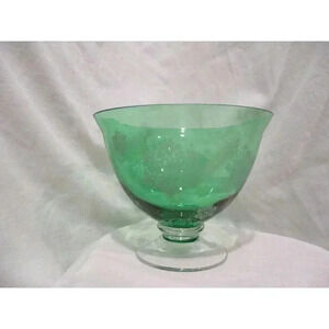 Green Glass Pedestal Bowl Candy Dish with‎ frosted Snowflakes Christmas holiday